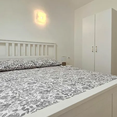 Andi Apartment *